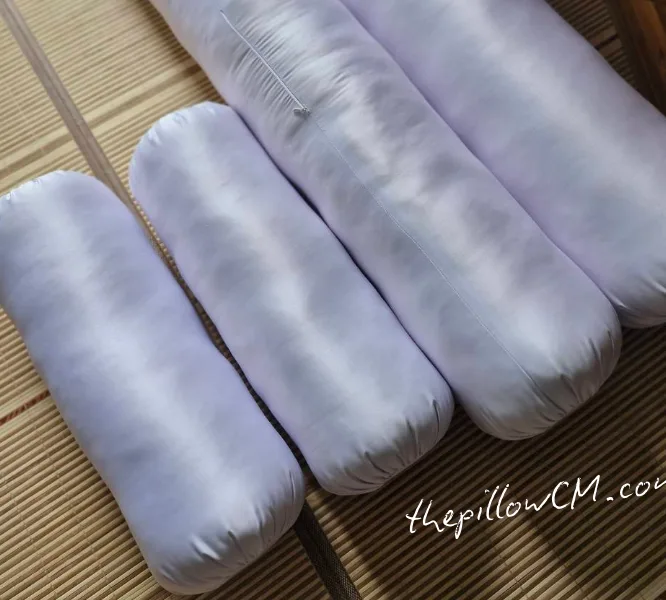 160925 throw pillow 07 6 หมอนข้างนุ่นโบราณ สัมผัสที่คุ้นเคยเหมือนยายทำให้หลานนอน