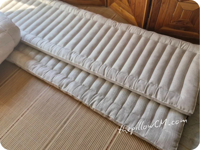 ท็อปเปอร์ แบบบาง ยัดนุ่นไม่แน่น เนื้อสัมผัสนุ่มๆ ใช้คู่กับเบาะหนาแน่น 