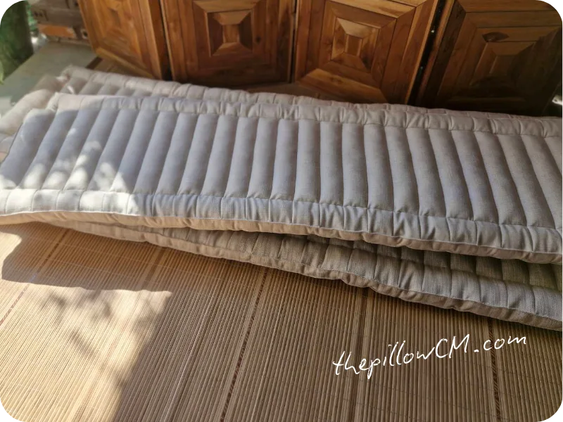 เบาะรองนอนนุ่นเพิ่มความนุ่มนวล ใช้คู่เบาะนุ่นอัดแน่น รองรับสรีระยืดหยุ่นสูง