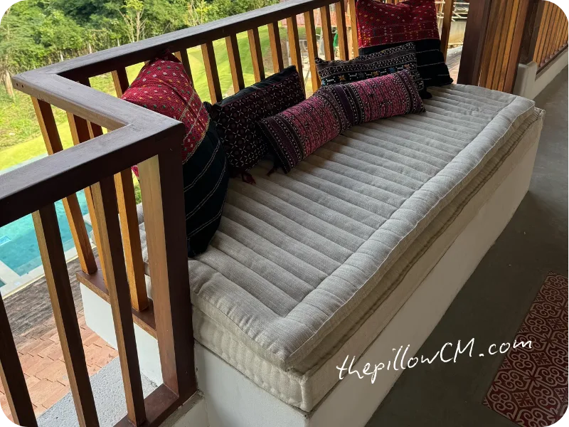 แผ่นรองนอนนุ่นธรรมชาติเนื้อนุ่ม ผสานความแน่นของเบาะล่างรองรับดีเยี่ยม