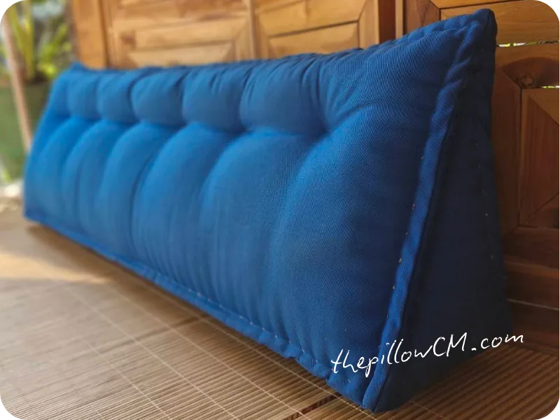 หมอนสามเหลี่ยม