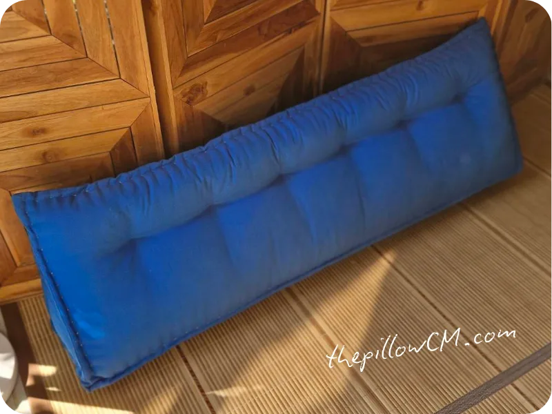 หมอนสามเหลี่ยม