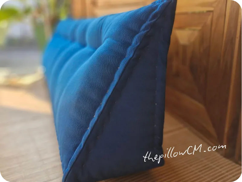 หมอนสามเหลี่ยม