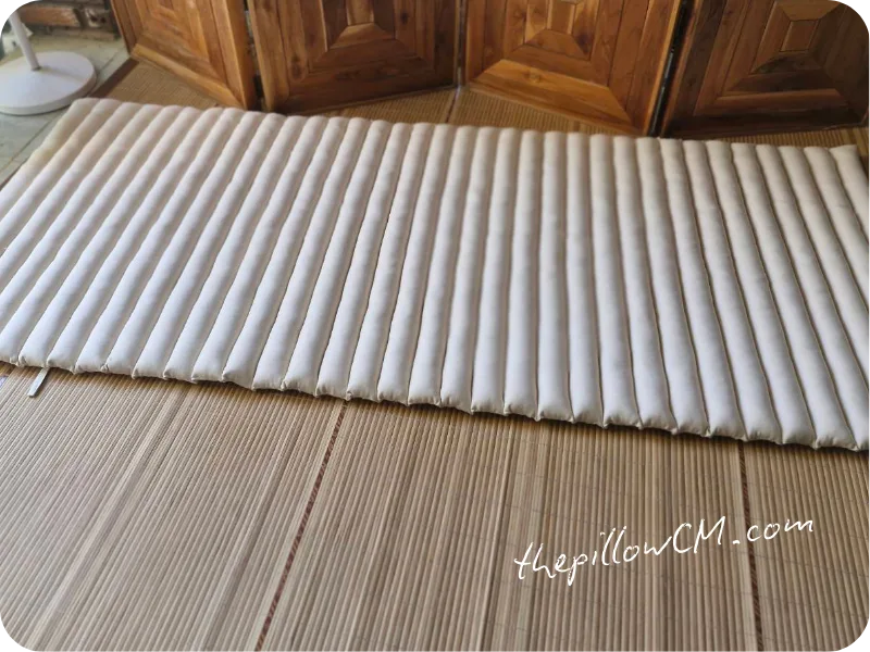 เบาะกลิ้งยัดนุ่นแท้ 100% กางนอนสบาย ม้วนเก็บง่ายไม่เปลืองที่