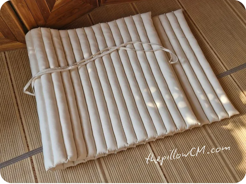 ที่นอนม้วนแก้ปวดหลัง ยัดนุ่นแน่นพิเศษ ม้วนเก็บได้เมื่อไม่ใช้งาน