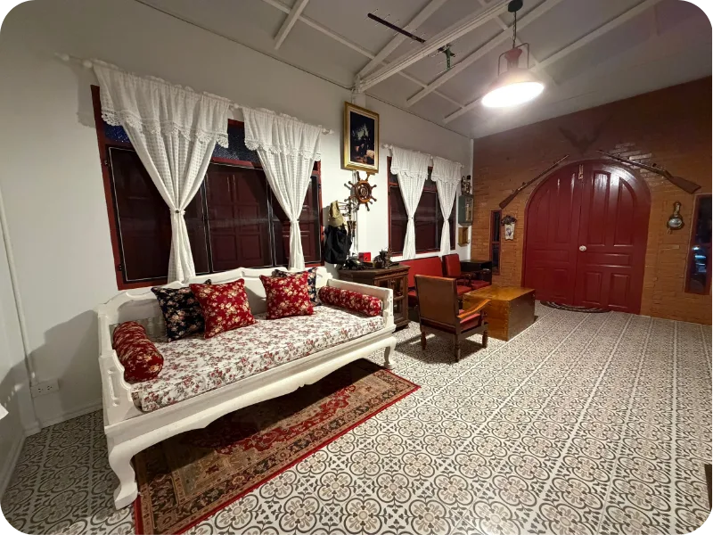 เบาะนั่งลายดอกสวยๆ สำหรับเก้าอี้แหย่งช้าง วางเข้ามุมพอดี