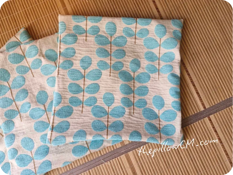 งานเย็บปลอกหมอนอิง ขนาด 45x45 ซม. ลูกค้าสั่งทำตามขนาด ส่งผ้ามาให้เราเย็บตามแบบที่ลูกค้าต้องการ