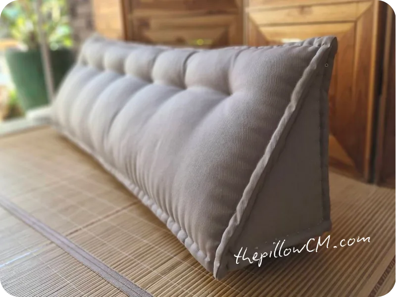 หมอนลิ่ม สามารถเย็บปลอกหมอนเพิ่มได้ค่ะ หากใช้ไปนานๆ แล้วหมอนเริ่มสกปรก ลูกค้ากลับมาเย็บปลอกสวมได้ ช่วยเพิ่มอายุการใช้งานให้นานขึ้นไม่ต้องเปลี่ยนบ่อยๆ