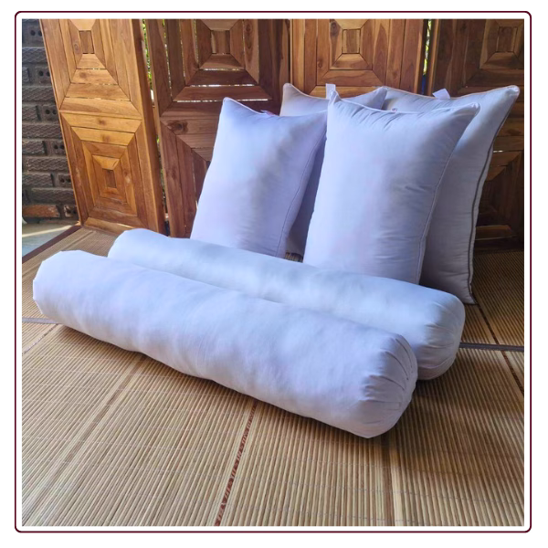 หมอนข้างนุ่น ยัดนุ่นแน่นๆ นอนแล้วไม่ยุบยวบ ช่วยพยุงร่ายกายได้ดี เหมาะสำหรับคนชอบนอนตะแคง