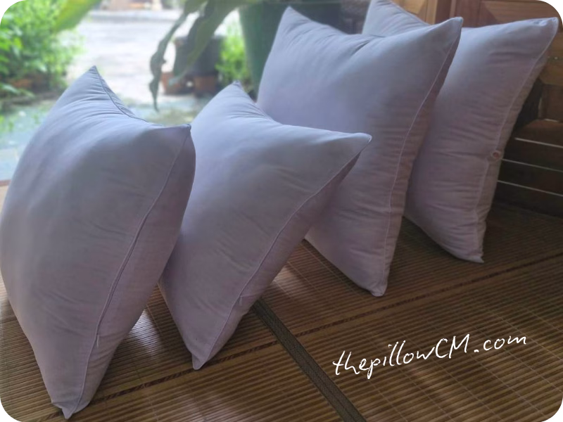 150626 throw pillows 12 24 ไส้หมอนอิงนุ่นธรรมชาติ ยัดแน่นเพื่อความหนานุ่มและคงรูป พร้อมซิปสำหรับเพิ่มปริมาณนุ่น