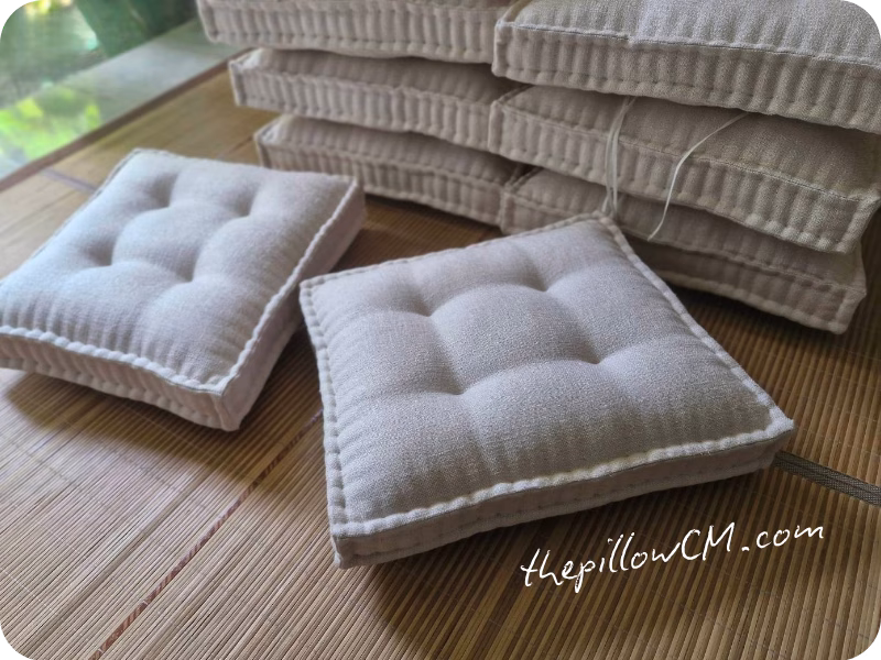 260626 custom dining chair cushion 02 132 เบาะนั่งเดี่ยวสำหรับเก้าอี้โต๊ะอาหาร ยัดนุ่นแน่น รองรับการนั่งในทุกมื้ออาหาร พร้อมลุคเรียบง่าย