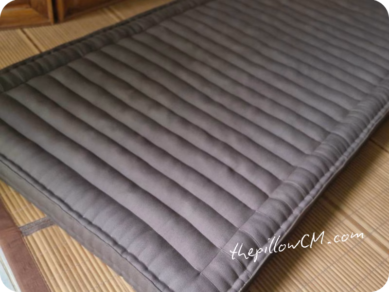 060726 75 180 bench pad 09 3 Custom Bench Pad เย็บตามขนาด 75 x 180 ซม. ผ้าสีเขียวอมเทา เหมาะสำหรับมุมนั่งเล่น Day Bed และการงีบพักระหว่างวัน