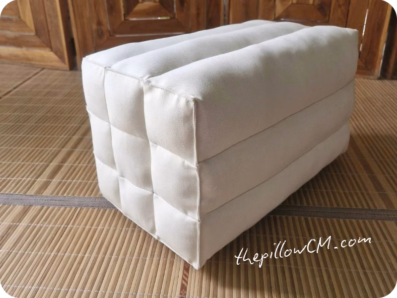 060726 9layers pillow 01 14 หมอนเก้ายัดนุ่นธรรมชาติ เย็บเป็น 9 ช่อง ช่วยให้ทรงสวยและรองรับการใช้งานได้ดี
