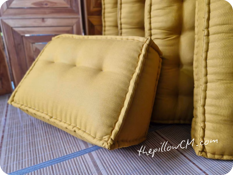 020826 wedge pillow 03 15 Trapezoid Wedge Pillow สำหรับพิงหลังบนเตียง ฐานเรียบแนบผนัง รองรับการนั่งอ่านหนังสือ ดูหนัง และทำงาน