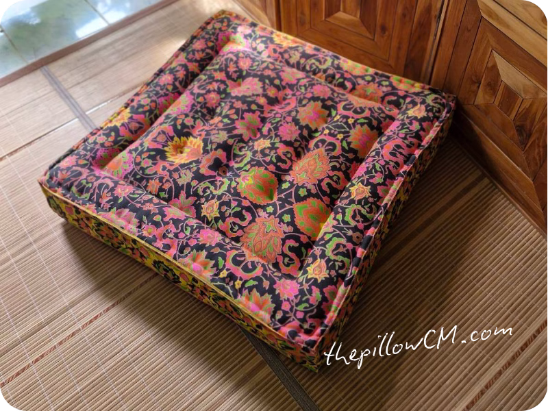 120926 square biscuit cushion w01 187 เบาะบิสกิตทรงสี่เหลี่ยม ยัดนุ่นธรรมชาติ สำหรับนั่งพักผ่อน