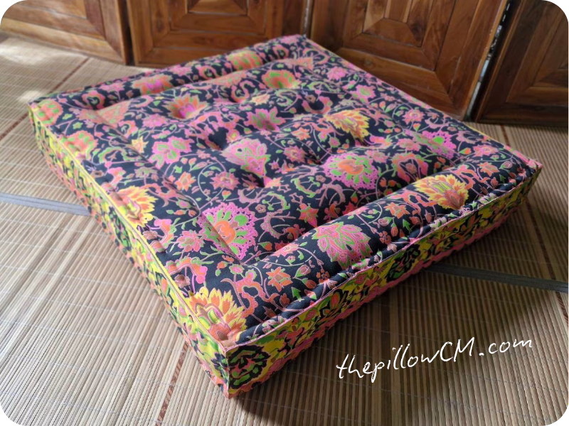 120926 square biscuit cushion w03 189 เบาะบิสกิตทรงสี่เหลี่ยมจากนุ่นธรรมชาติ เหมาะสำหรับวางบนพื้นหรือเสื่อ