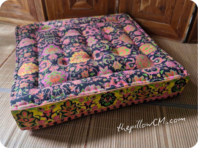 120926 square biscuit cushion w06 191 เบาะบิสกิตทรงสี่เหลี่ยม ยัดนุ่นแท้ แน่น นั่งสบาย