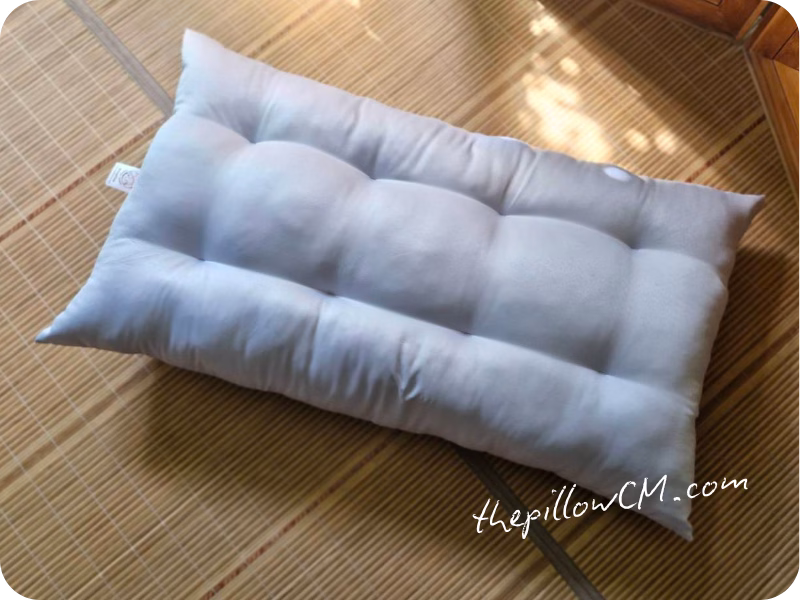 ไส้เบาะหัวเตียงจาก Granny’s Pillows ยัดนุ่นธรรมชาติ พร้อมช่องซิปเติมนุ่น