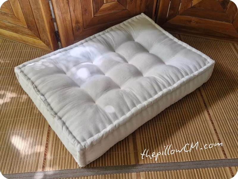 111026 seat cushion 02 156 เบาะนั่งพื้นหนา 5 นิ้ว สำหรับนั่งพูดคุยรอบโต๊ะเตี้ย